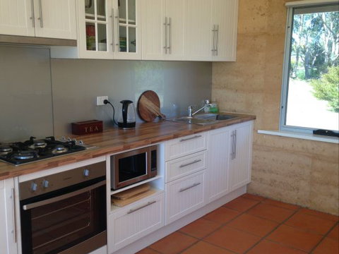 Muntiri Lodge Eco Retreat - Mackay Tourism 4