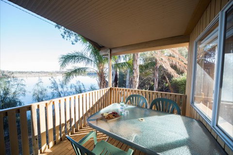 Mundic Waterfront Cottages - Mackay Tourism 5