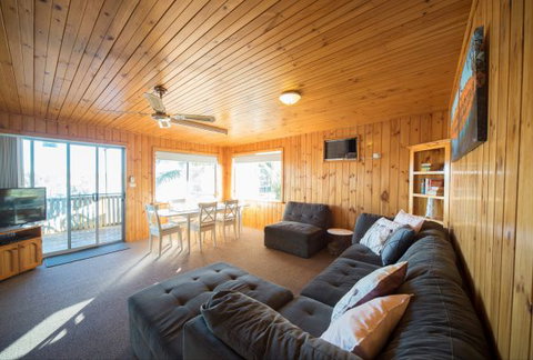 Mundic Waterfront Cottages - Mackay Tourism 8