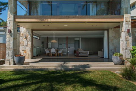 Pittwater Beach House - Mackay Tourism 9