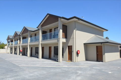 Renmark Holiday Apartments - Mackay Tourism 1