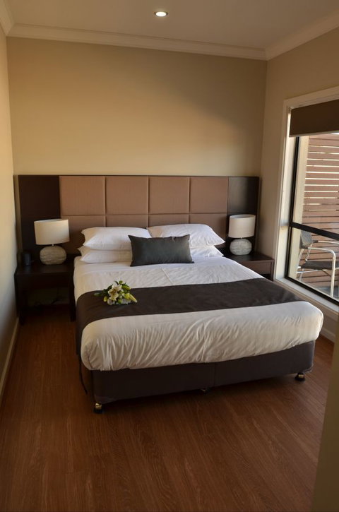 Renmark Holiday Apartments - Mackay Tourism 2
