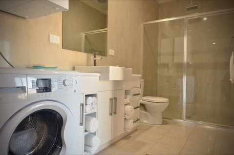 Renmark Holiday Apartments - Mackay Tourism 4