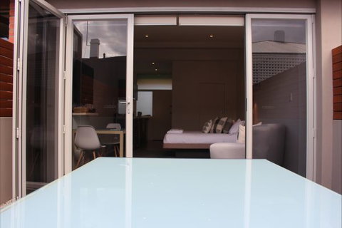 Sandy Bay Studio Apartment - Mackay Tourism 4