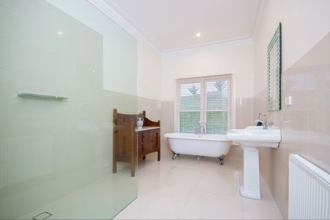 Shearer's Hill - Luxury Farm Stay - Mackay Tourism 5