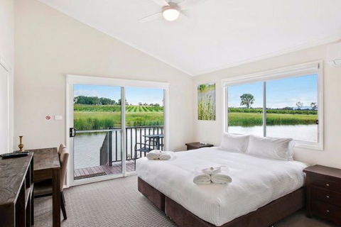 The Lakehouse At 201 - Mackay Tourism 0