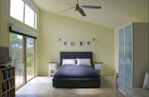 Tilba Coastal Retreat - Mackay Tourism 0