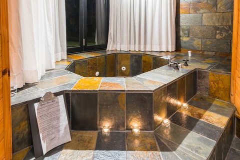 Waterfall Springs Retreat And Wildlife Sanctuary - Mackay Tourism 3