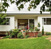 Young Garden Retreat - Mackay Tourism