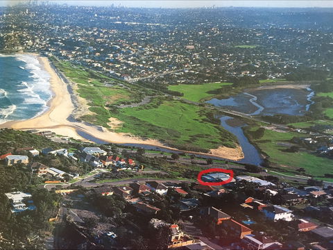 A Beach House Near Manly Two - Mackay Tourism 0