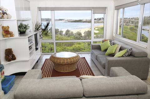 A Beach House Near Manly Two - Mackay Tourism 1