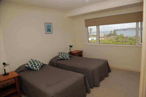 A Beach House Near Manly Two - Mackay Tourism 5