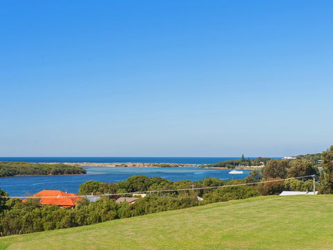 Augusta Hotel Motel - Mackay Tourism 1