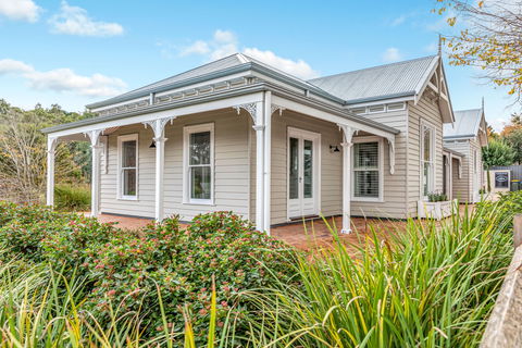 Grandview Accommodation - The Elm Tree Apartments - Mackay Tourism 1