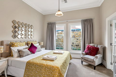 Grandview Accommodation - The Elm Tree Apartments - Mackay Tourism 2