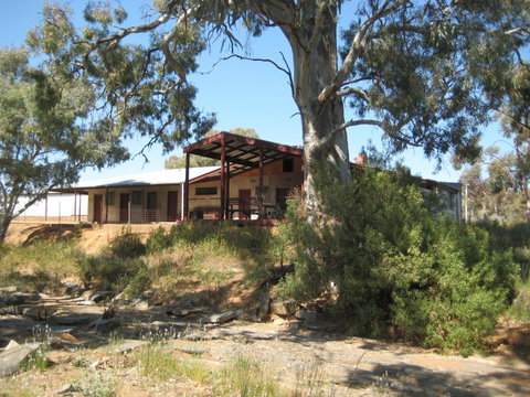 Gum Creek Shearer's Quarters - Mackay Tourism 1