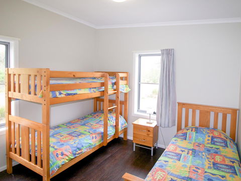 Lake Ainsworth Sport And Recreation Centre - Mackay Tourism 3