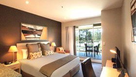 Oaks Plaza Pier Hotel - Mackay Tourism 0