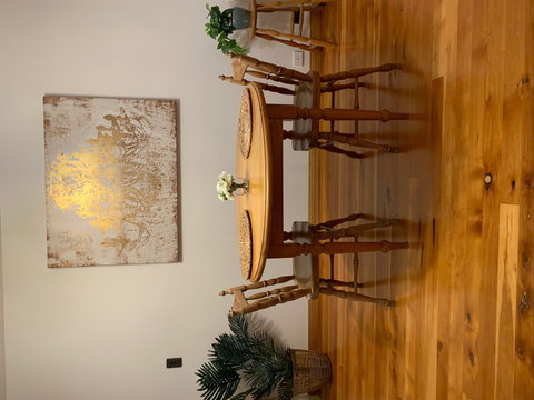 Mannaburne Cabin - Mackay Tourism 6