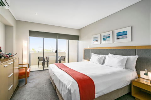 Peppers Salt Resort And Spa - Mackay Tourism 1