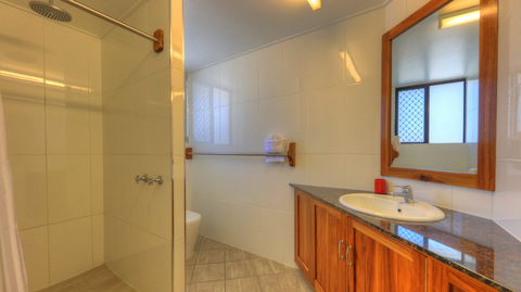 Sky View Units - Mackay Tourism 3