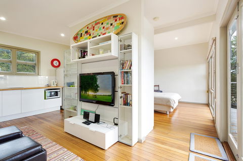 The Love Shack: Pambula Beach - Mackay Tourism 2