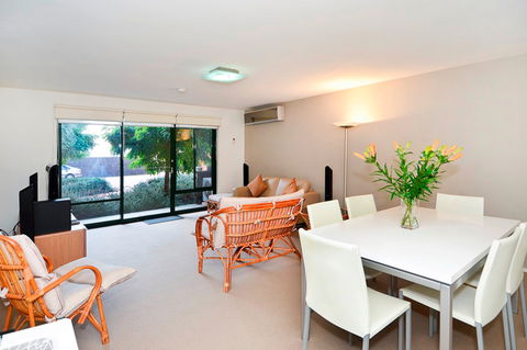 Unit 5 Wyuna Queenscliff - Mackay Tourism 6