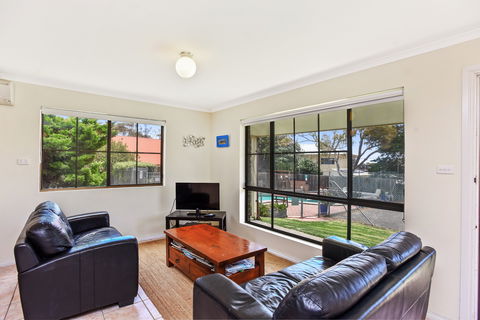 Unit 3, 5-/ Surf Avenue, Carrickalinga - Mackay Tourism 0