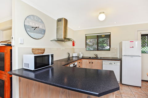 Unit 3, 5-/ Surf Avenue, Carrickalinga - Mackay Tourism 1