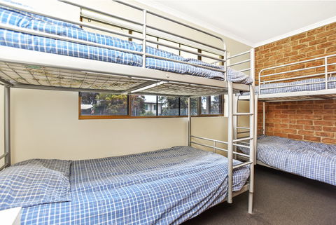 Unit 3, 5-/ Surf Avenue, Carrickalinga - Mackay Tourism 3