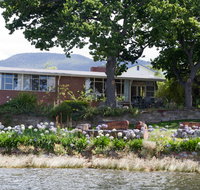 Waterside Accommodation - Derwent Hideaway - Mackay Tourism