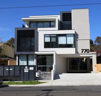 Whitehorse Apartments Hotel - Mackay Tourism
