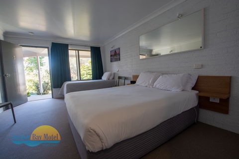 Anchor Bay Motel - Mackay Tourism 2