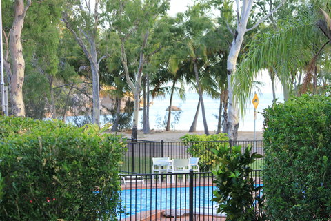 Arcadia Village Motel - Mackay Tourism 0