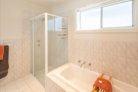 Bay Room Getaway - Mackay Tourism 5