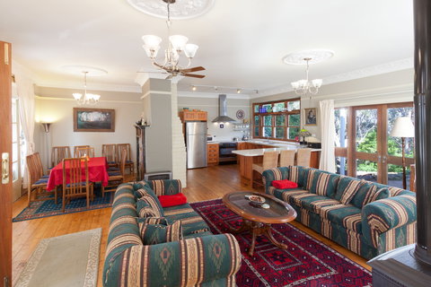 Blue Peace: Blue Mountains Home - Mackay Tourism 1