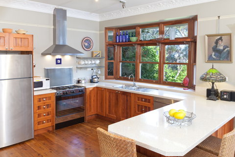 Blue Peace: Blue Mountains Home - Mackay Tourism 2