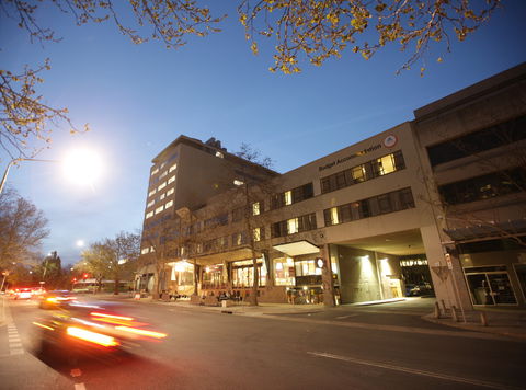 Canberra City YHA - Mackay Tourism 0