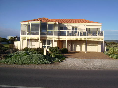 Century 21 SouthCoast: Hayman - Mackay Tourism 0