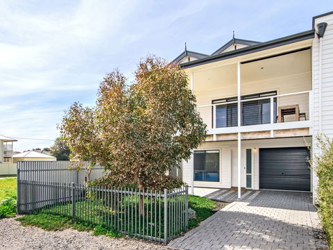 Century 21 SouthCoast: Bayside Aldinga Beach - Mackay Tourism 1