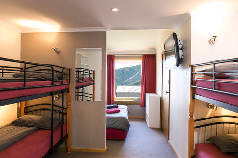 Cooroona Alpine Lodge - Mackay Tourism 0