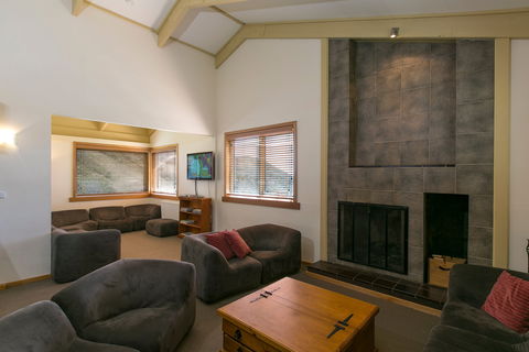 Cooroona Alpine Lodge - Mackay Tourism 5
