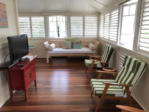 Daggoombah Holiday House - Mackay Tourism 1