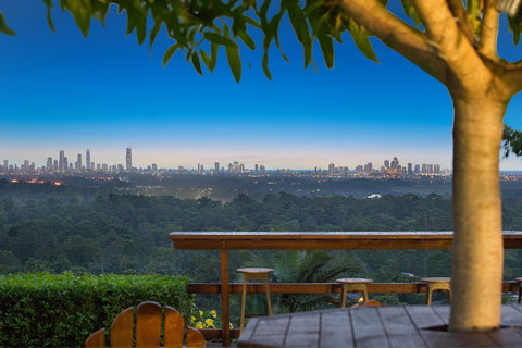 Elite Holiday Homes - Affordable Luxury - Mackay Tourism 1