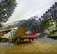 Jacky Barkers campground - Mackay Tourism