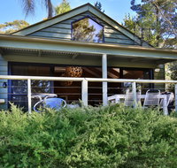 Kangaroo Valley Timber Cabin - Mackay Tourism