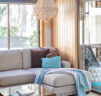 Kings Point Lake House - Mackay Tourism
