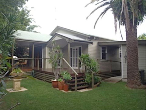MacNicol Cottage - Mackay Tourism 0