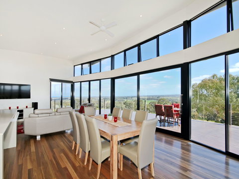 McLaren Eye - Mackay Tourism 0