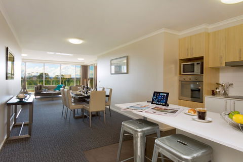 Pacific Suites Canberra - Mackay Tourism 4